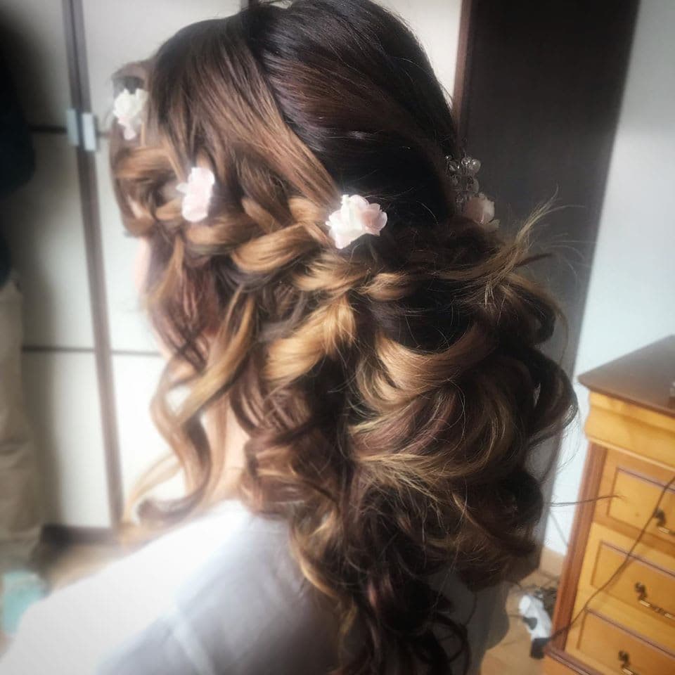 Boucles souples sur cheveux longs